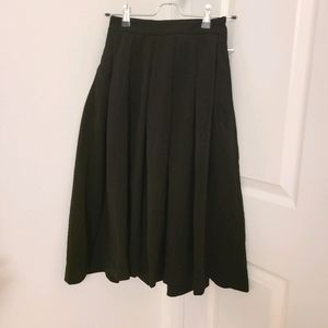 H&M Pleated Midi Skirt with Pockets